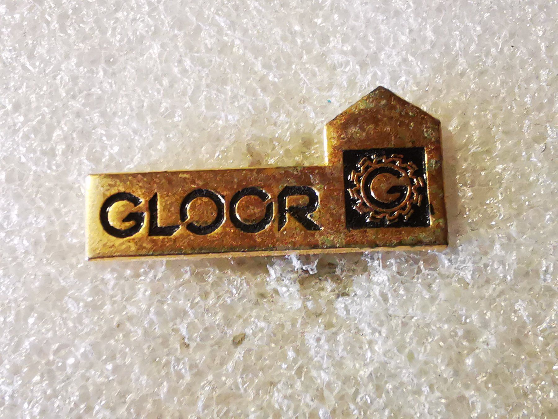 Placchette & Badge: Ansteckpin 153: Gloor – Usato da Oppligen venduto da Pin-Fall-Shop