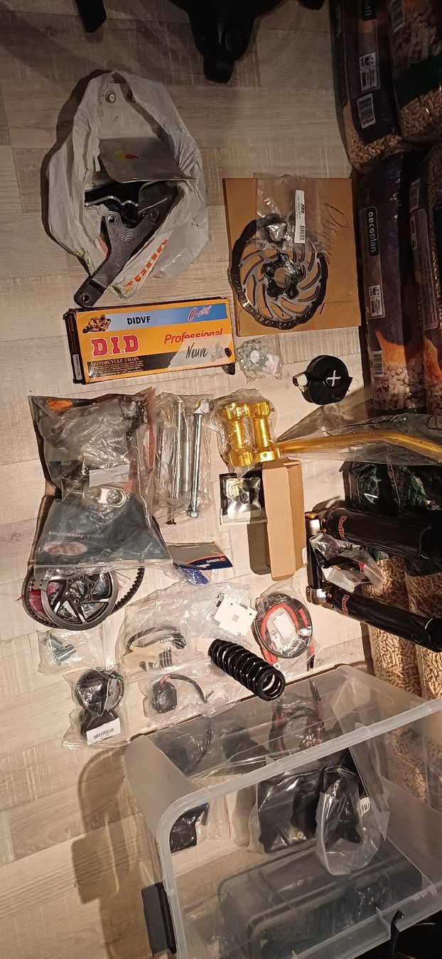 Sur-Ron Tutti i ricambio per moto: Surron light bee parts – Nuovo (secondo la descrizione) da Renens VD venduto da Kitealex 1