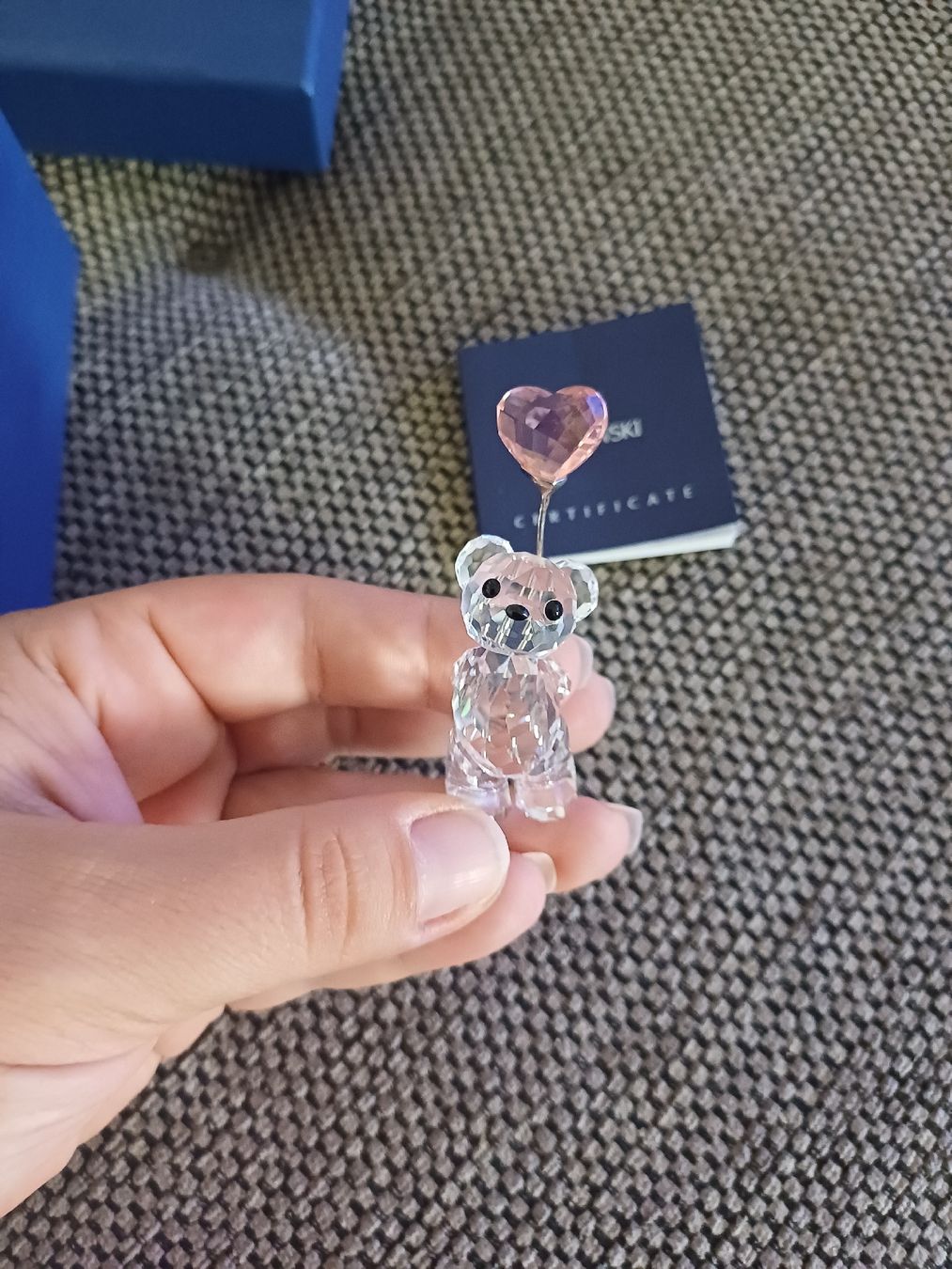 Swarovski Figuren: Swarovski Teddybär mit Herz – Neu (gemäss Beschreibung) aus Niederwangen BE von Loulilou86