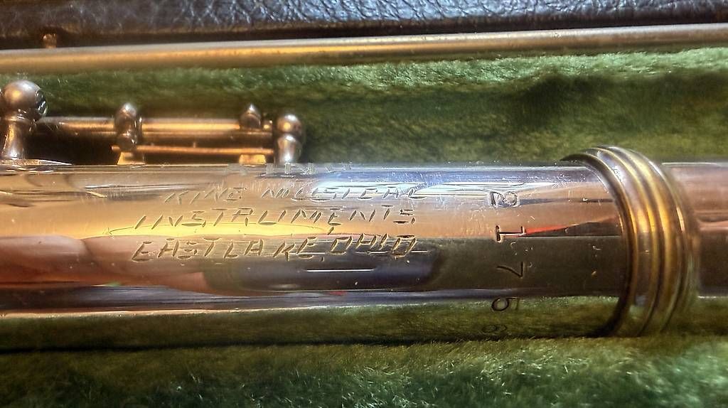 King Musical Instruments Strumenti musicali: Querflöte King mit Silbermundstück – Usato da Arlesheim venduto da Scubulus 2