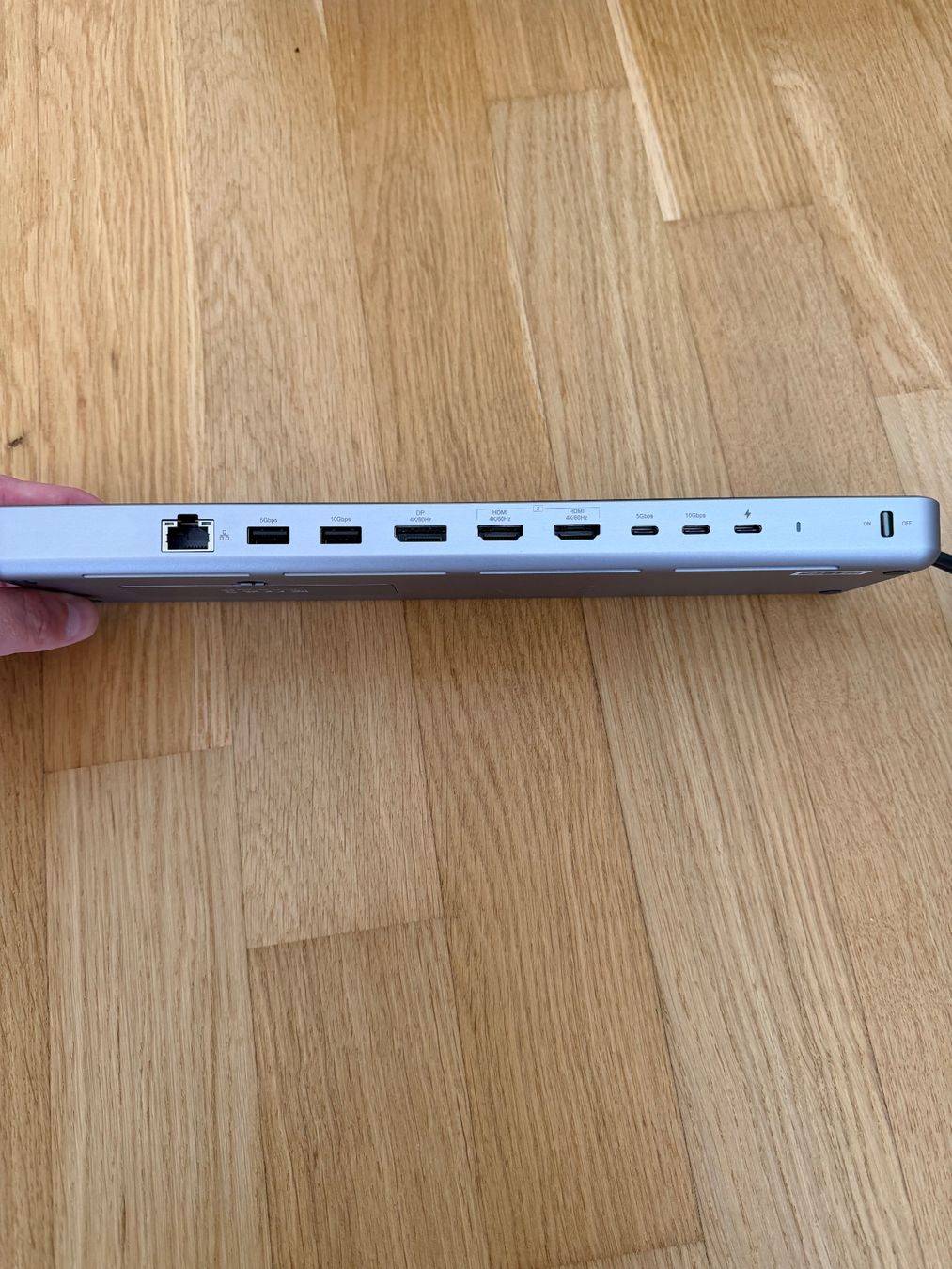 Satechi Docking station: Satechi Dual Dock Stand USB-C Dockingstation mit SSD-Gehäuse – D'occasion à Niederrohrdorf par retonoris 1