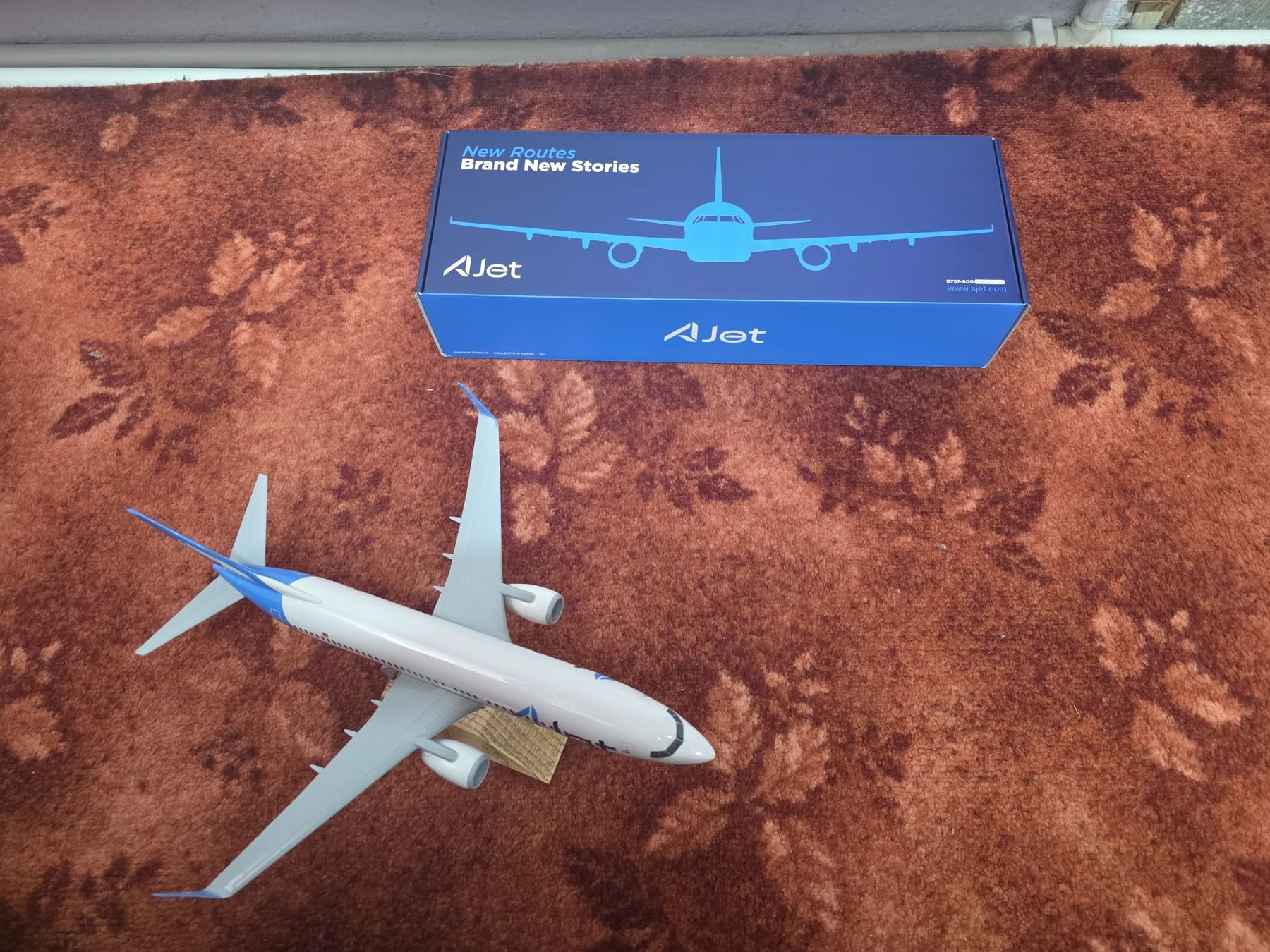 Boeing Kit di modellismo & Modellini statici: Boeing 737-800 von Ajet Airline – Nuovo e nell'imballaggio originale da Basel venduto da lay_9k2s 5