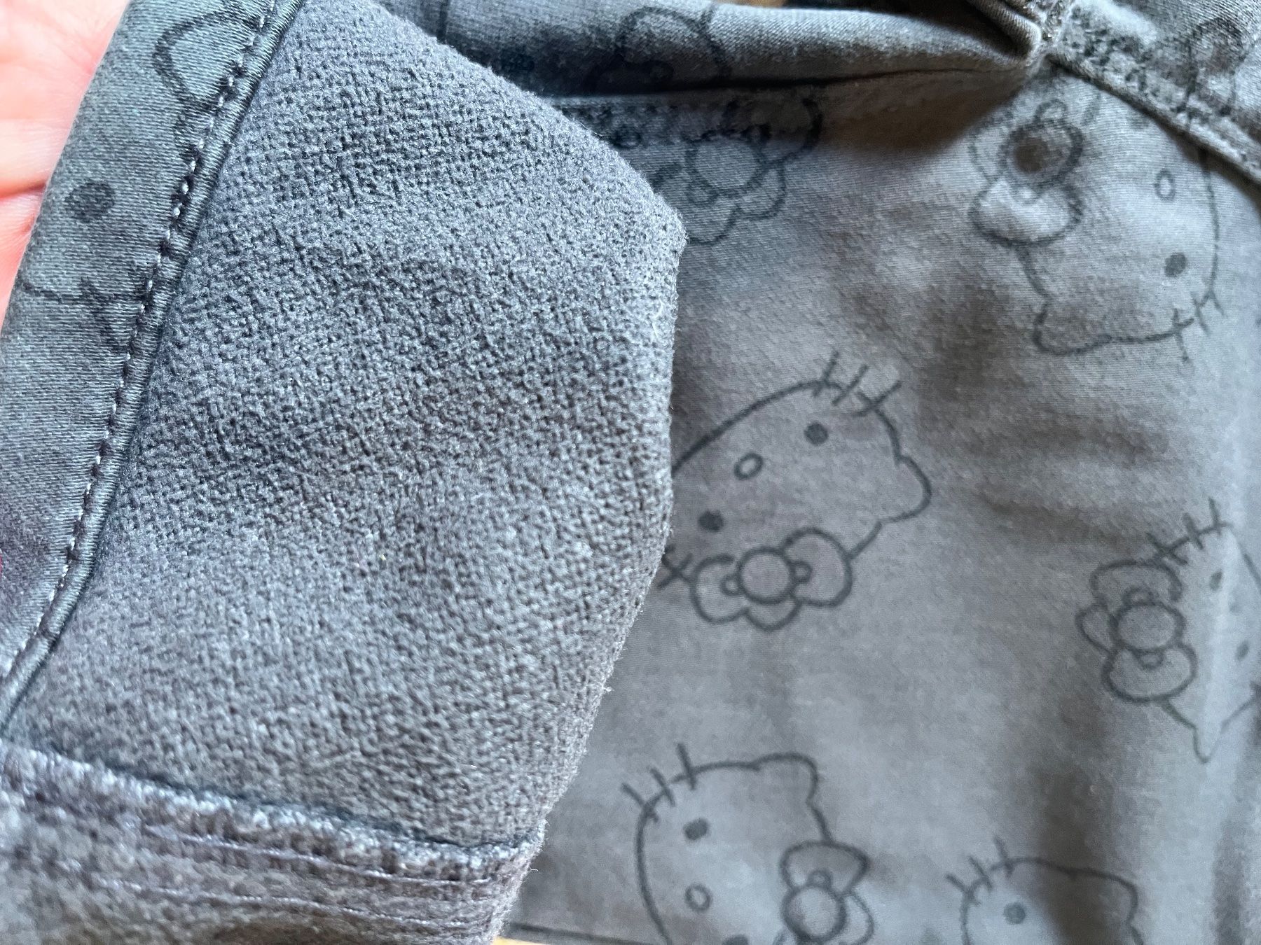 C&A Pantaloni: Grey Hello Kitty flared jeans 7 years/122cm – Usato da Genève venduto da dmt_y25y 4