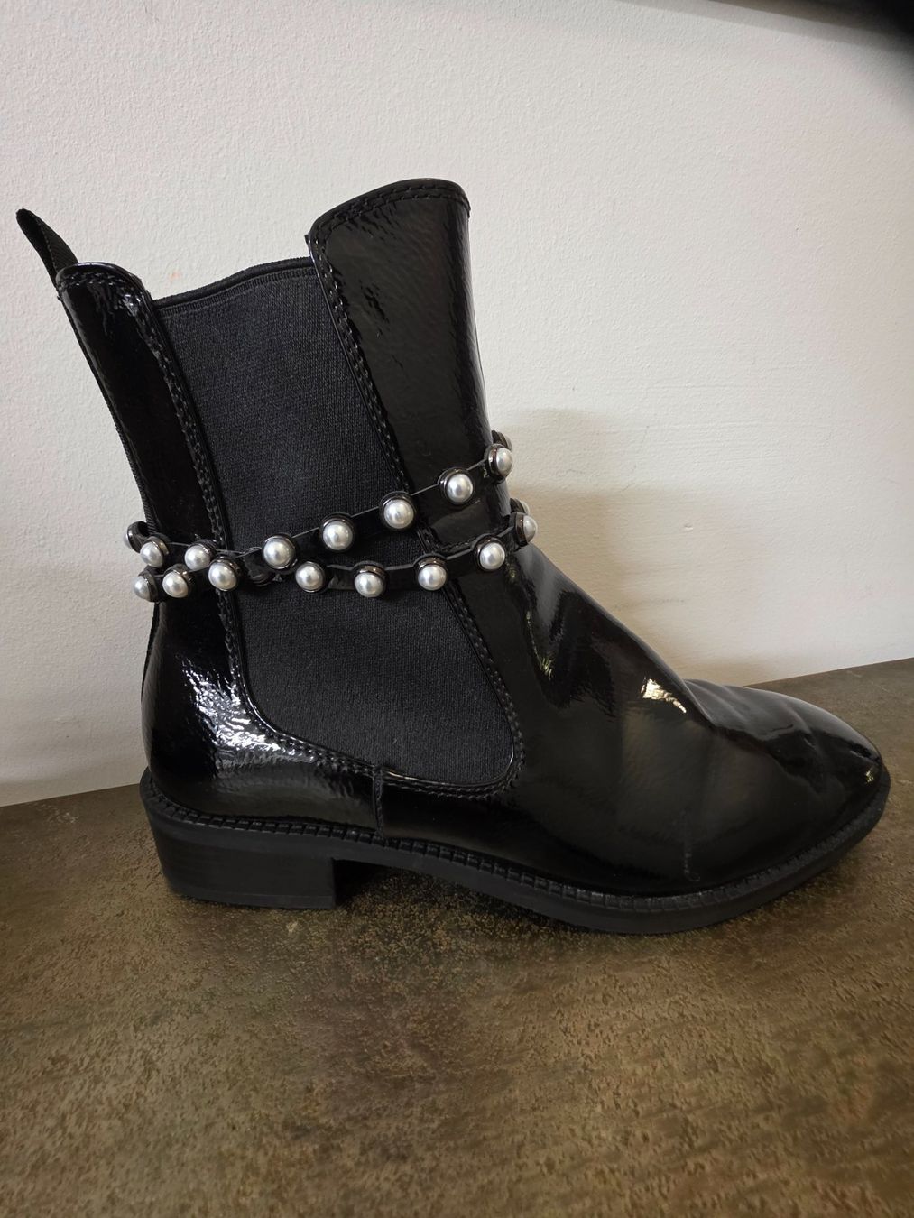 Tamaris Scarpe da donna: Stiefeletten schwarz mit Perlen – Usato da Altstätten SG venduto da Calendula-7 4