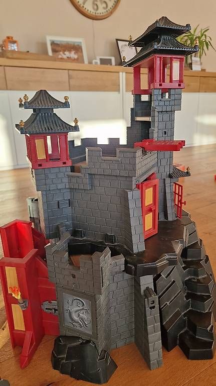 Giocattoli: Playmobil Drachenburg – Usato da Hausen AG venduto da Niruta