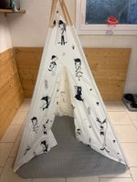 Tipi pour enfants avec motif animaux et tapis gris
