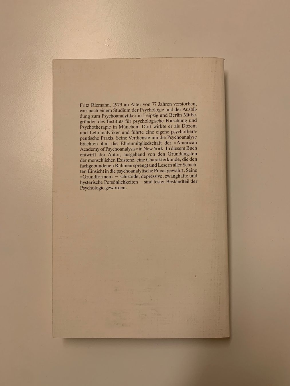 Libri: Fritz Riemann - Grundformen der Angst, 1994 – Usato da Zürich venduto da Leonieonie. 1
