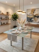Moderner Glas Esstisch mit Metallbeinen