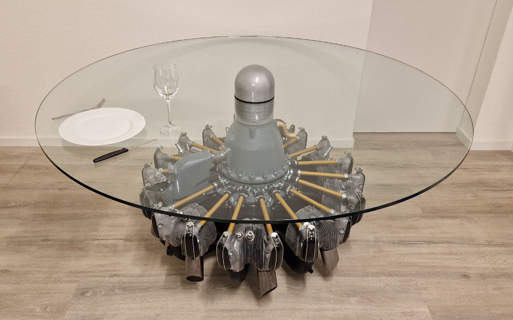 Tavoli: Esstisch aus einem Sternmotor M462 Flugmotor – Nuovo (secondo la descrizione) da Rorschacherberg venduto da proudschweiz 1