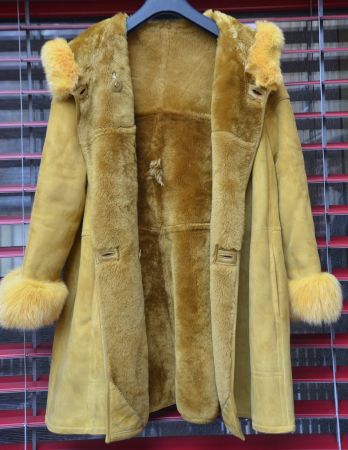 Schaffellmantel / manteau en peau de mouton Revillon Paris