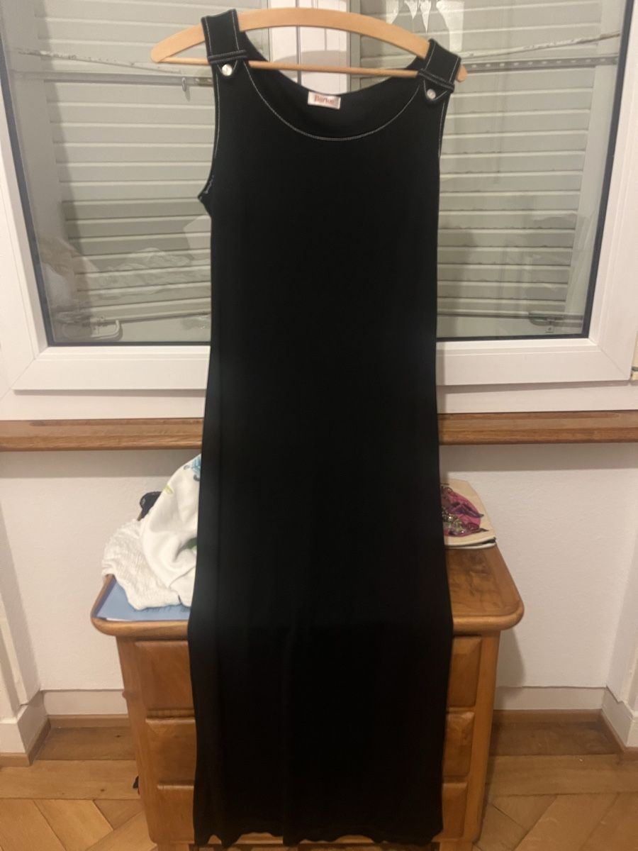 Kleider: Robe noire Burton – Gebraucht aus Zürich von Noemie1994