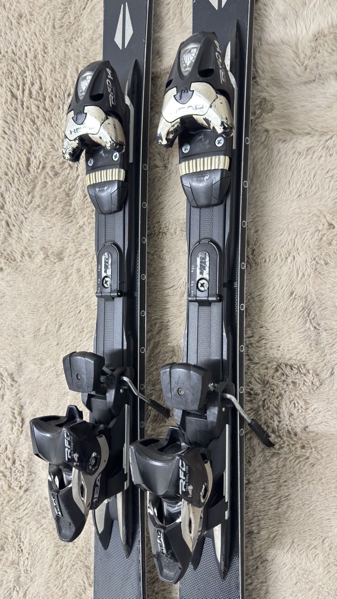 Head Skis: Head Chip Carving Ski mit Bindung schwarz gebraucht – D'occasion à Dietlikon par kickboxer_999 3