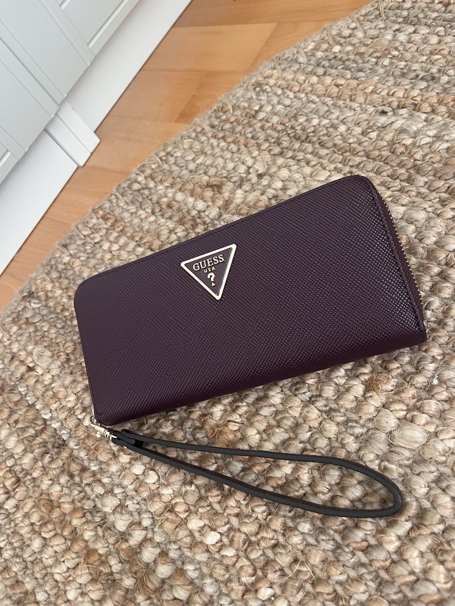 Guess Portamonete: Guess Portemonnaie Burgundy  – Usato da Neudorf venduto da wen_9jfq