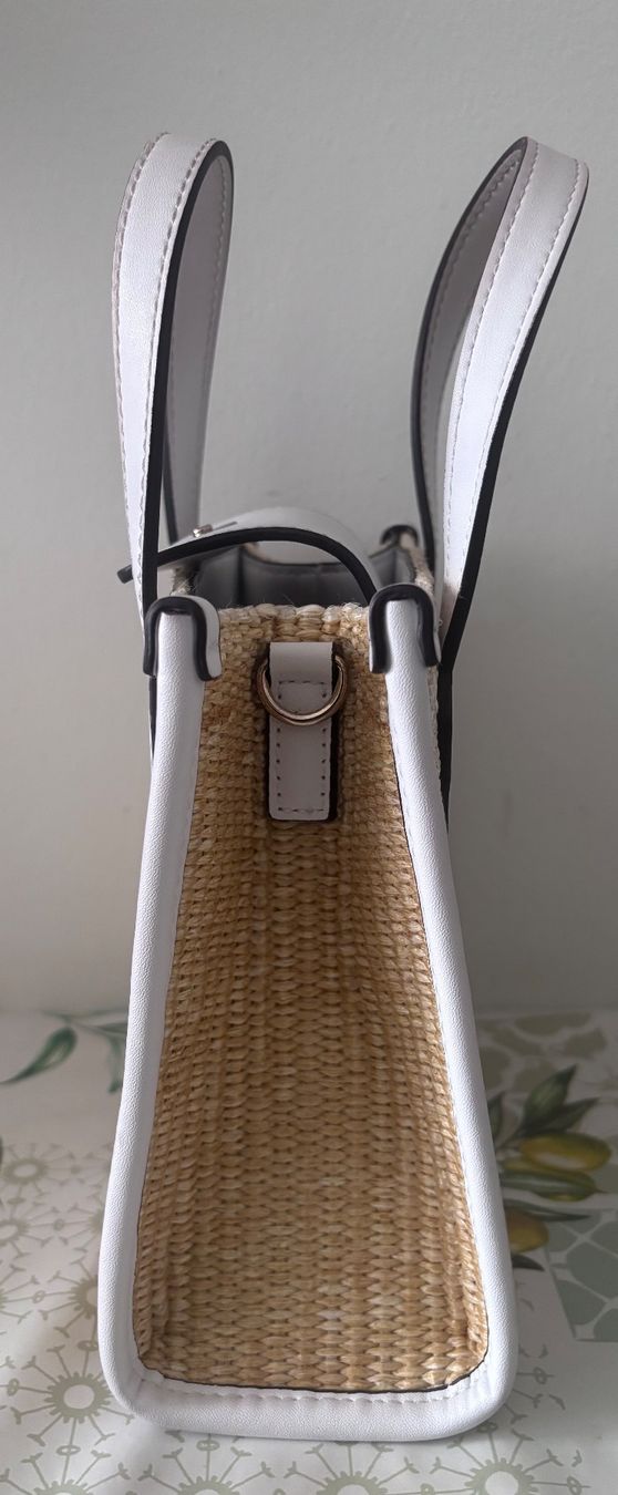 Guess Sacs femmes: Guess Tasche – D'occasion à Basel par dav_5qdt 5