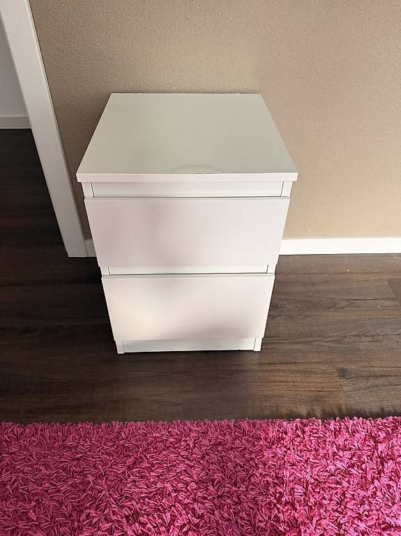 Comodini: Table de chevet  – Usato da Pully venduto da Alexandre_Gordon 1