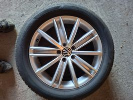 Aluminium-Felgen mit Pneu VW Tiguan