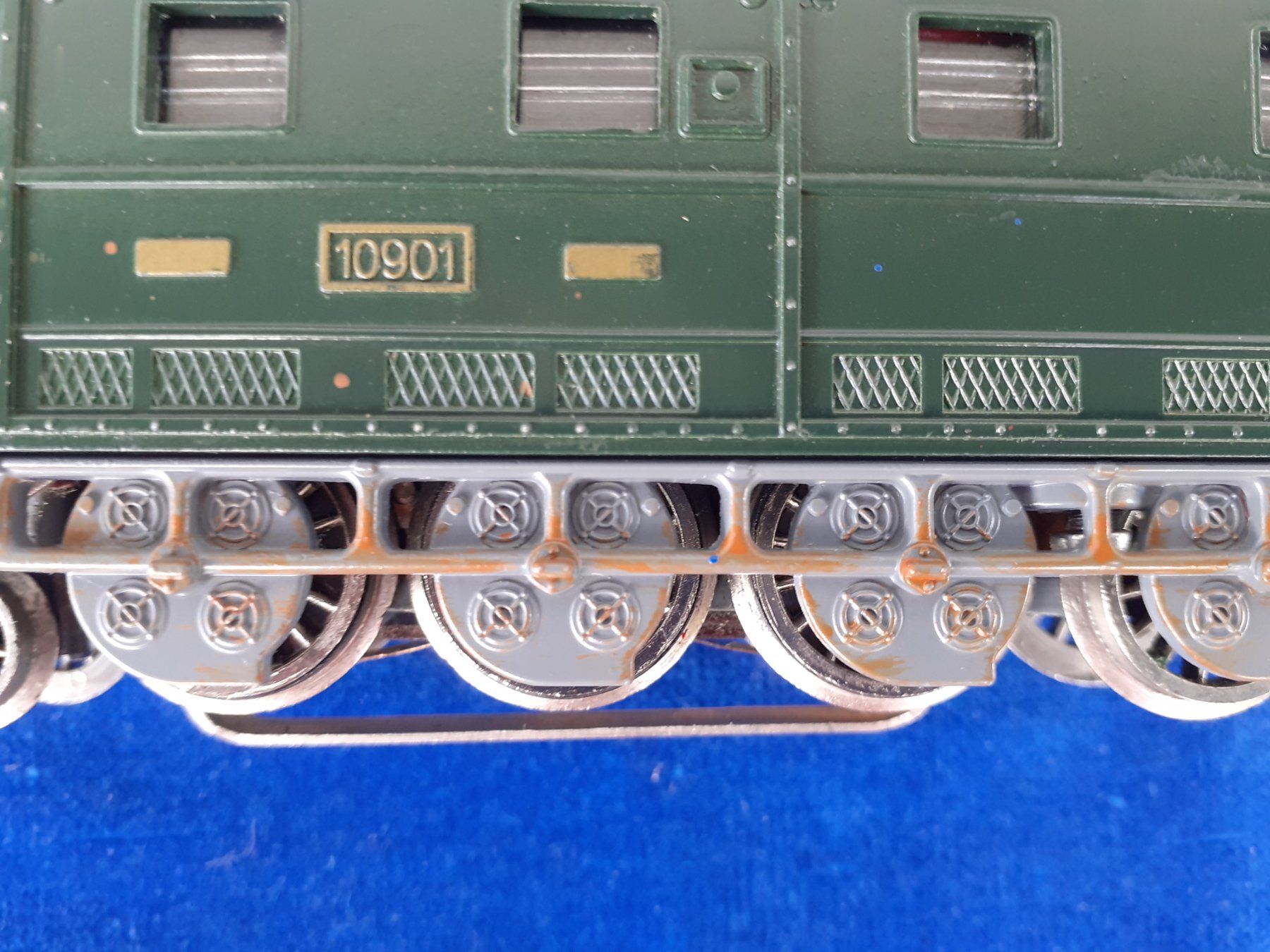 Hag Modellini di ferrovie: HAG E-Lok SBB Ae 4/7  H0 Lok-Nr. 10901 – Usato da Arbedo venduto da aladino666 5