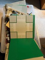 Gaaaanz viel Lego und viele Strassenplatten