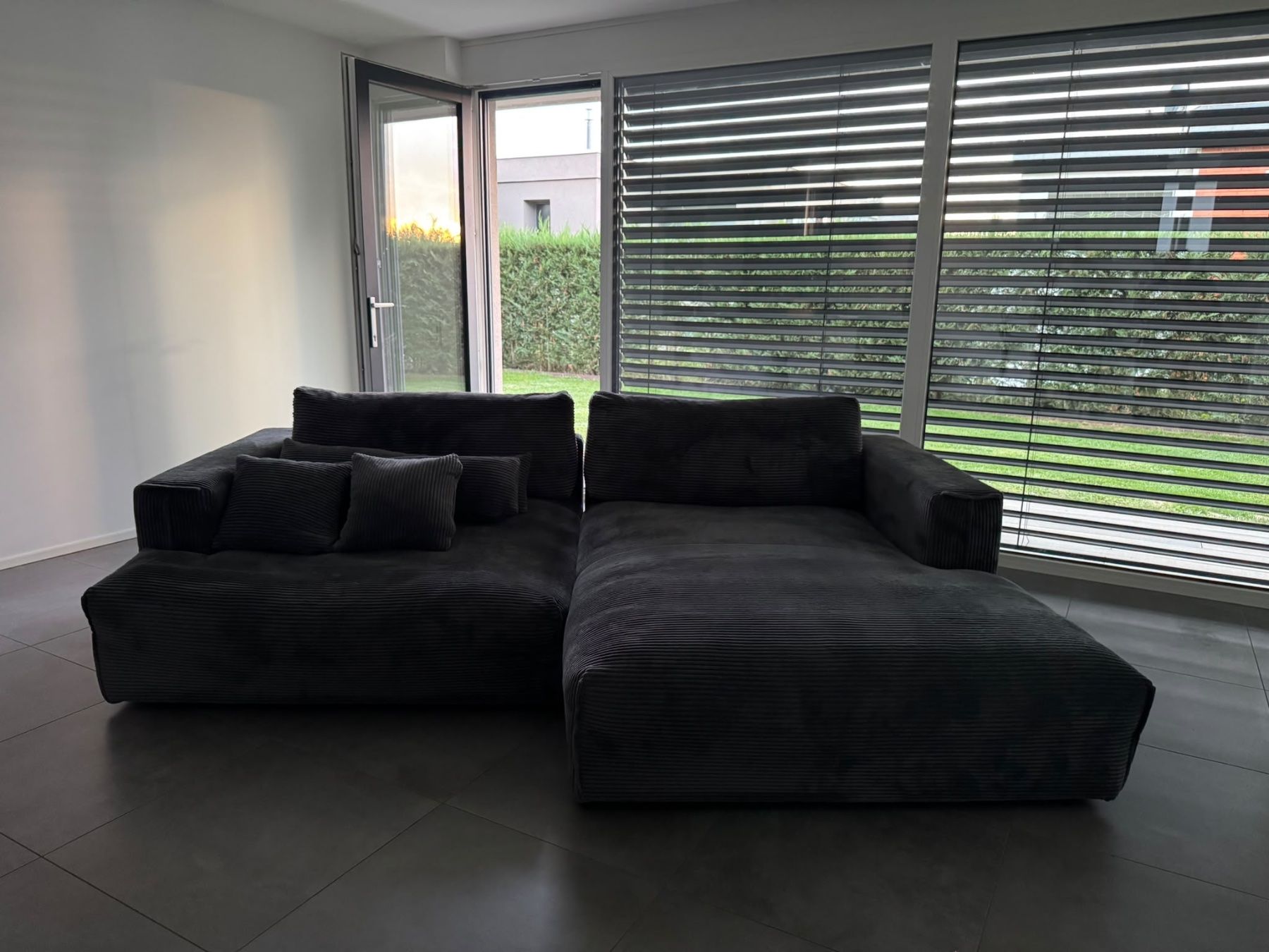 Conforama Divani: Divano angolare 4 posti, angolo sinistro – Usato da Morbio Inferiore venduto da cin_qc86