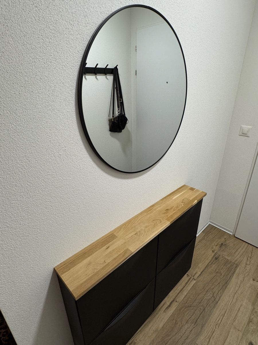 Schuhschrank Ikea Trones + Spiegel (Gebraucht) in Langenthal für CHF 40 – nur Abholung auf Ricardo kaufen