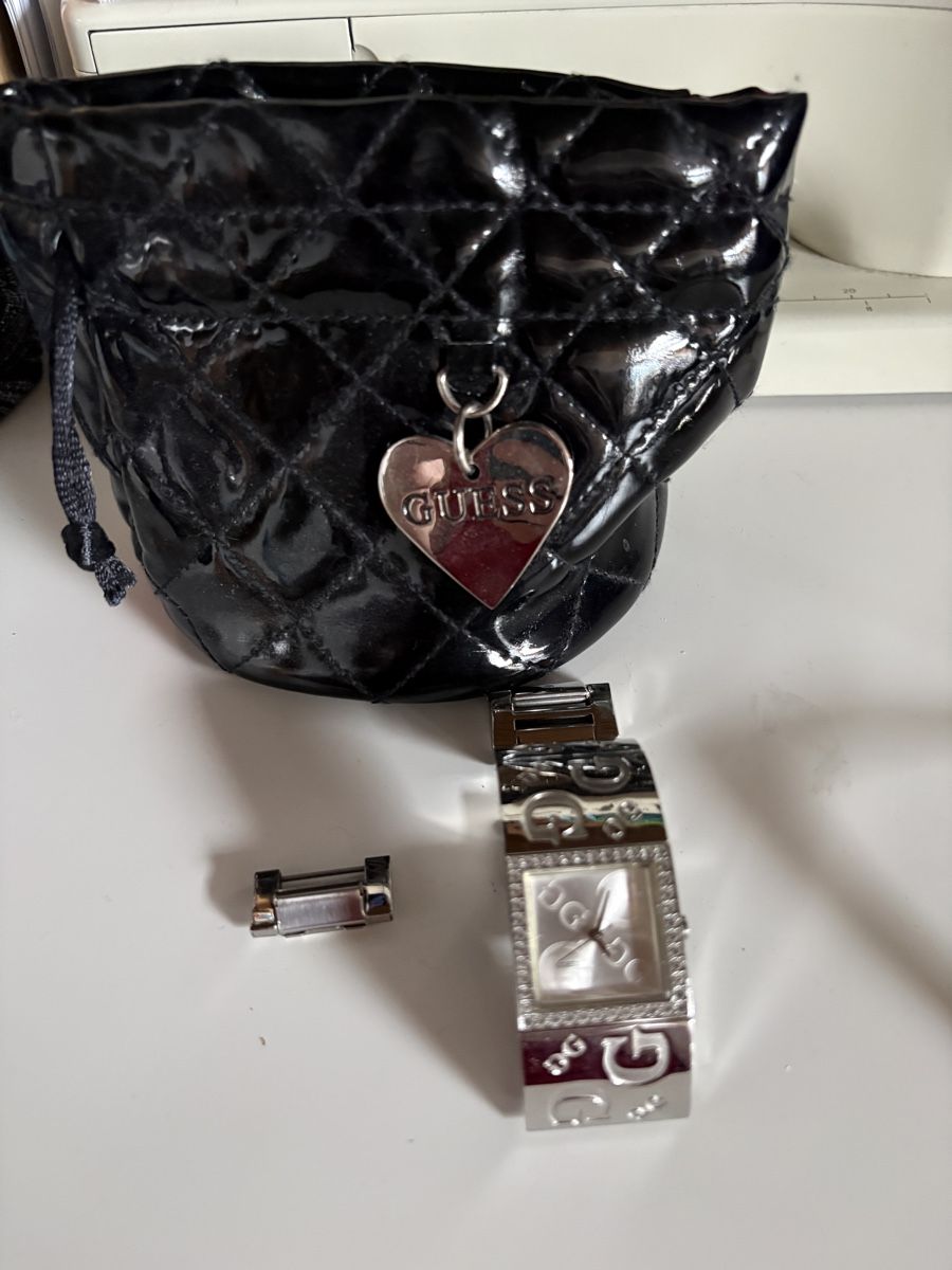 Guess Uhren: Guess Uhr – Gebraucht aus Wattenwil von jessy_33