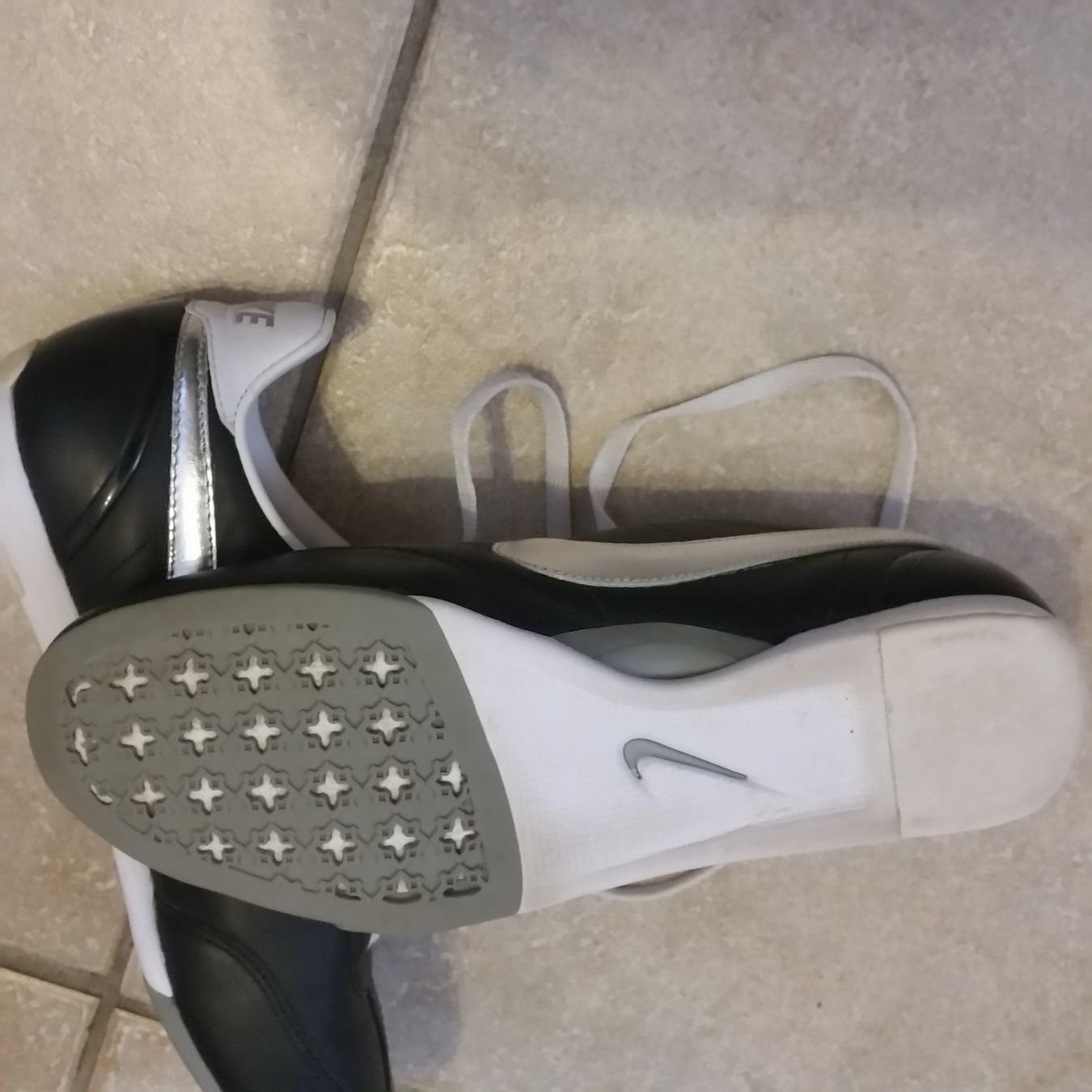 Nike Scarpe da donna: Nike Schuhe – Usato da Staffelbach venduto da anit77 5