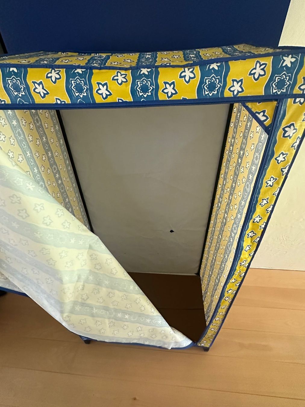 Armadi: Mottenschrank 145 x 76 x 50 – Usato da Stallikon venduto da Rsiri 3
