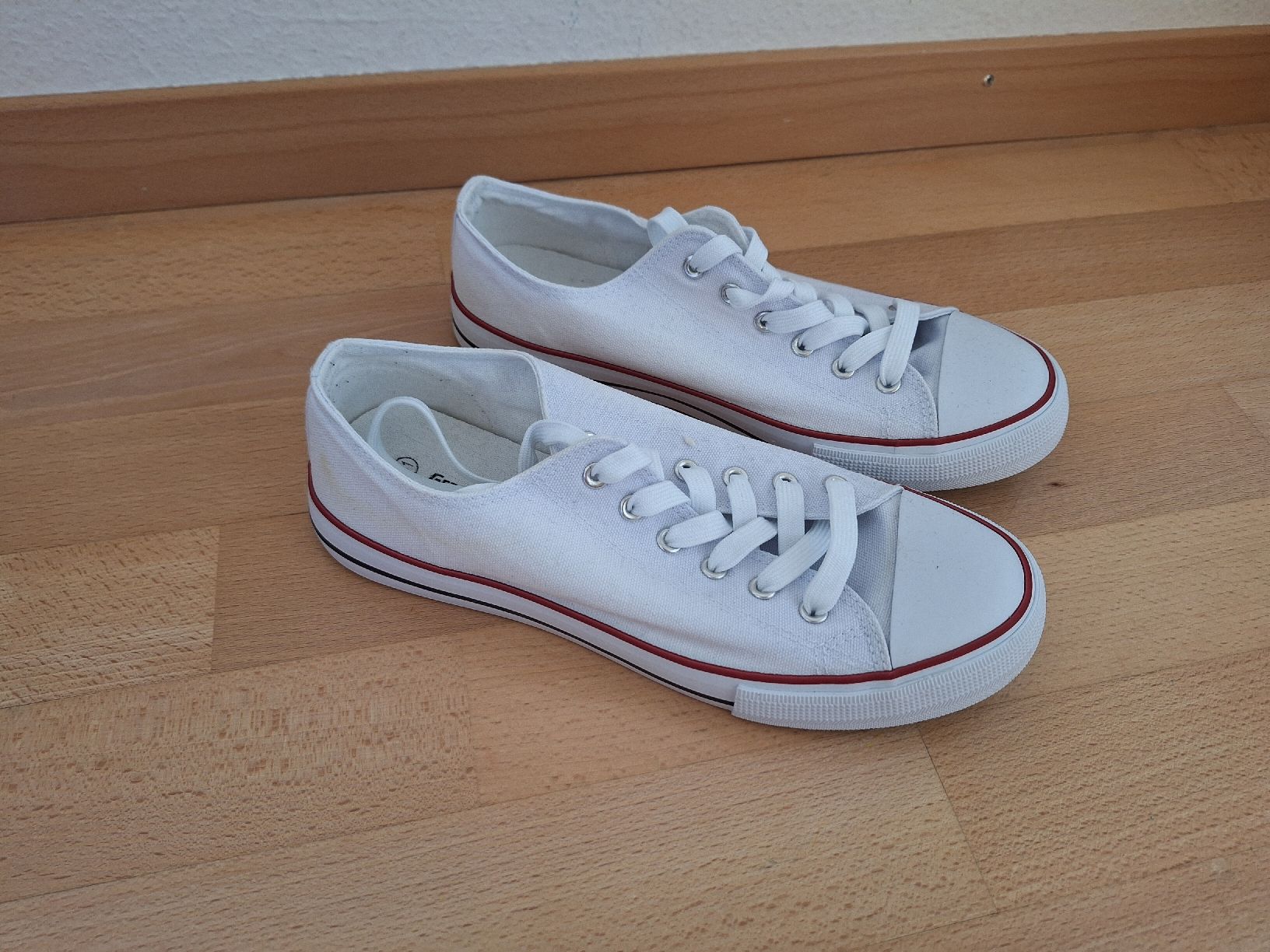 Graceland Scarpe da donna: weisse Stoffschuhe in Gr. 41 – Usato da Oberrieden venduto da smarties949