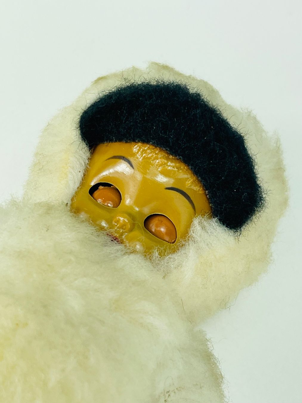 Bambole: Inuit-Puppe CARLSON Kunstfell Alaska – Usato da Zürich venduto da Arche_Brockenhaus 6