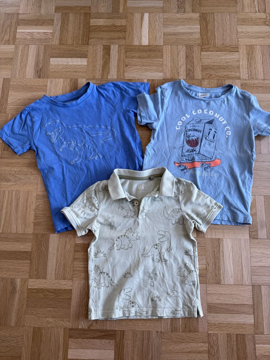 Kleiderpakete & -sets: T-Shirts 3 Stk. Grösse 104/110 – Gebraucht aus St. Gallen von kara_24