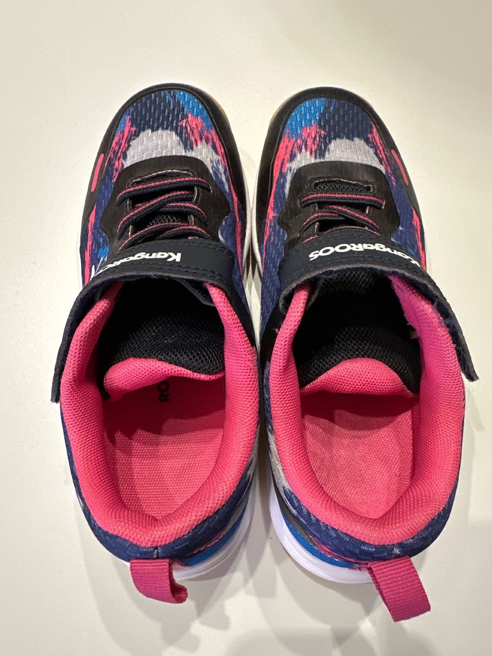 Scarpe per ragazze: Hallen Sportschuhe Kinder – Nuovo (secondo la descrizione) da Rorbas venduto da JojoJordanJJ 1