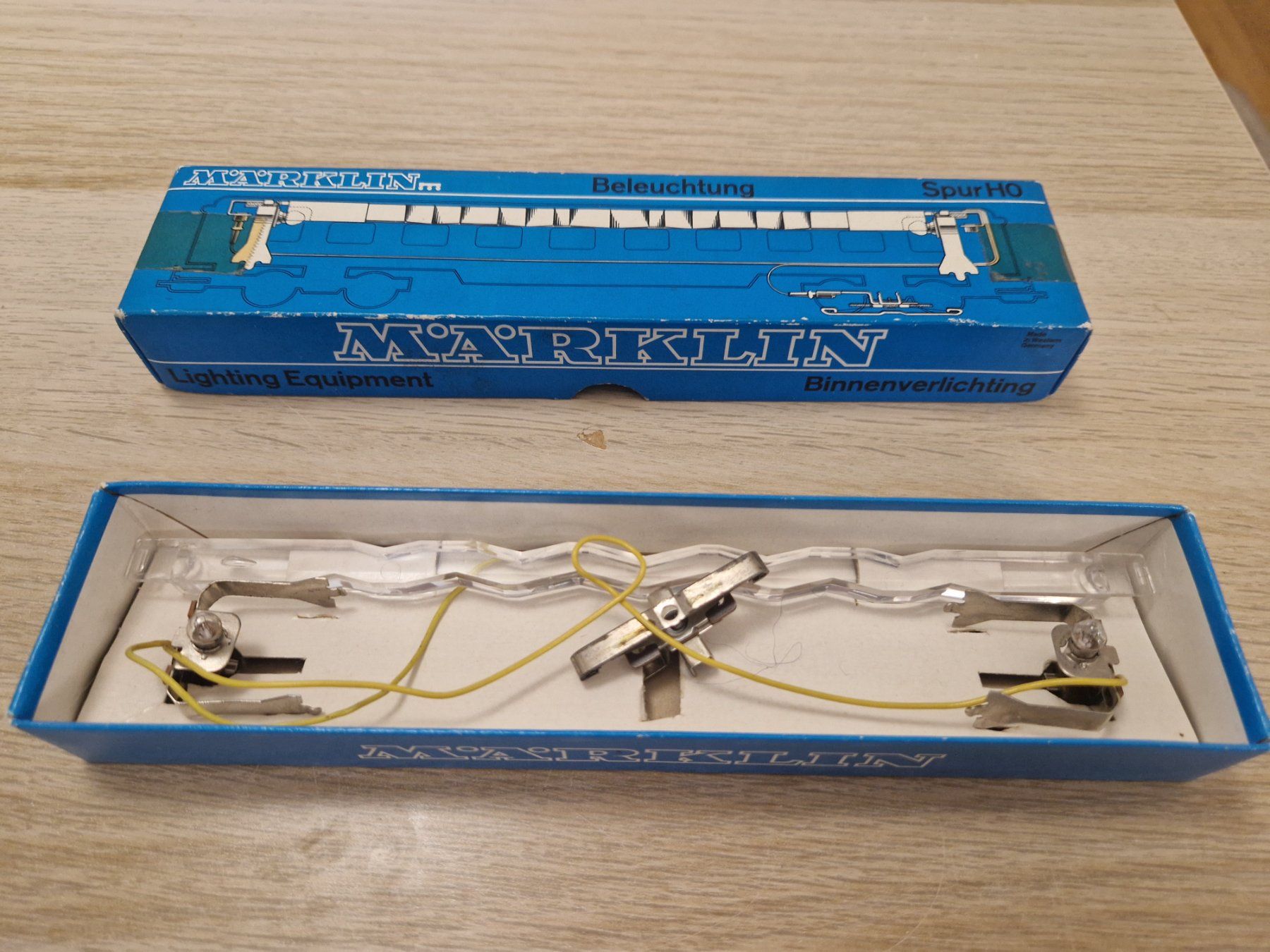 Märklin Modelleisenbahnen: Märklin 7324 Innenbeleuchtung H0 – Gebraucht aus St-Aubin-Sauges von tantome