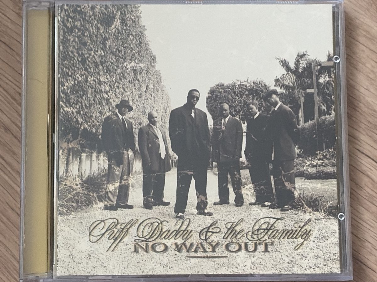 CD: Puff Daddy & The Family – Usato da Zürich venduto da Collector69
