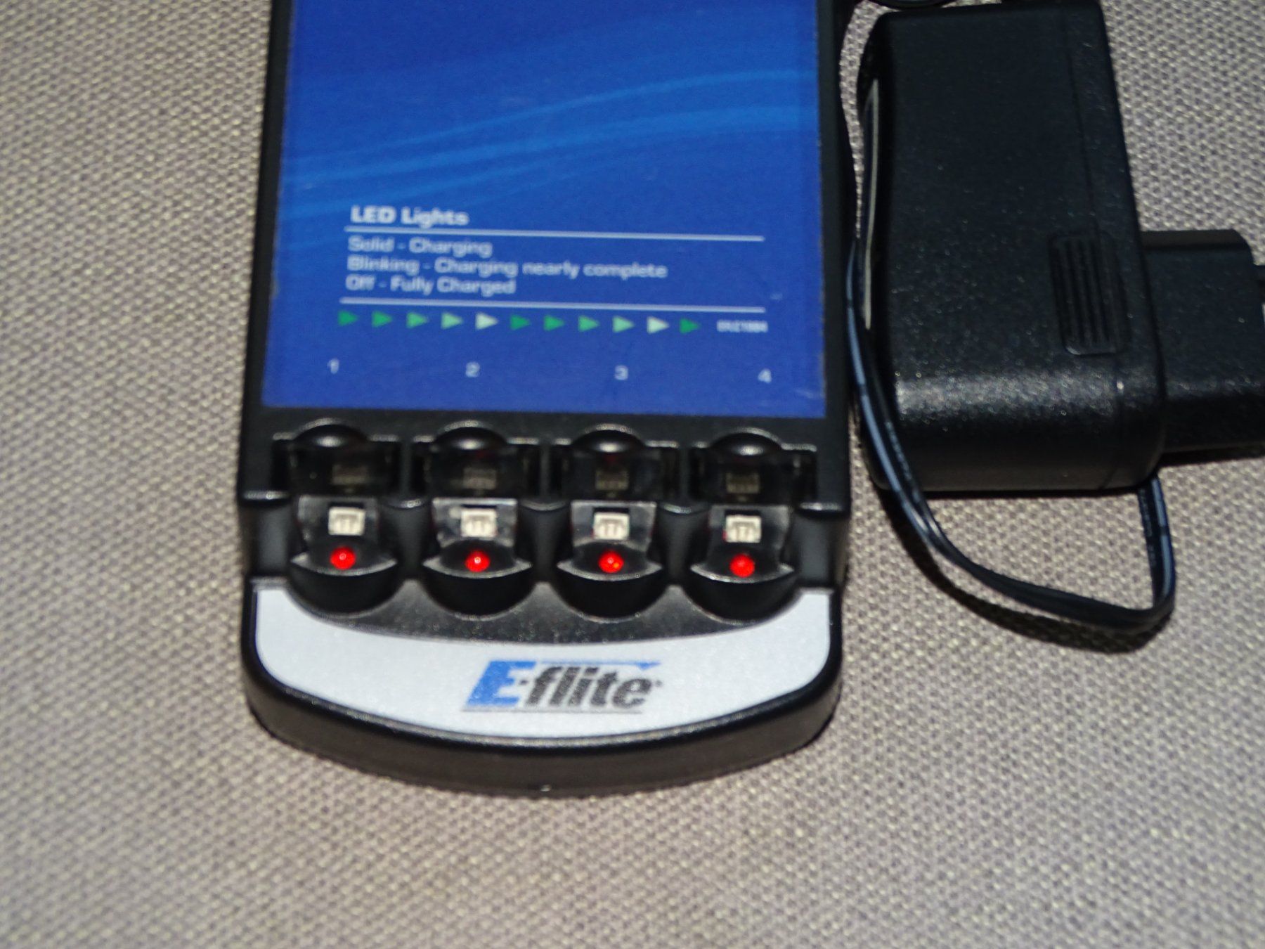 E-Flite Accus, Chargeurs & Blocs d'alimentation: E-flite Ladegerät 4 x1S – D'occasion à Hirzel par Musicman03 1
