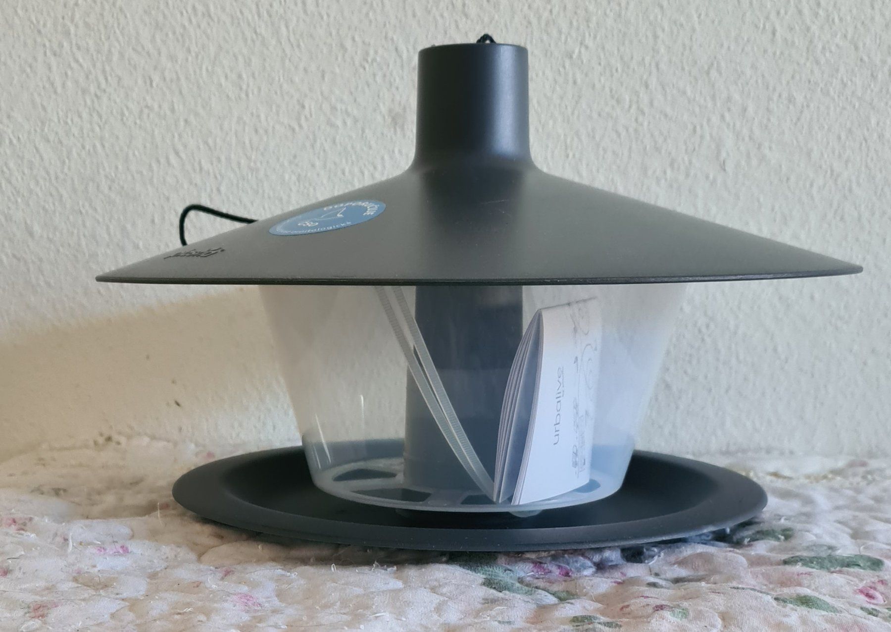 Vogelhäuser: Vogelhäuschen/Vogelfutterhaus Kunststoff grau – Neu und originalverpackt aus Winterthur von bibummi