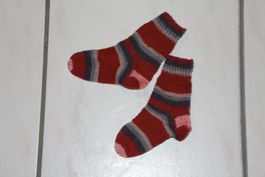 Handestrickte Kindersocken Grösse 24