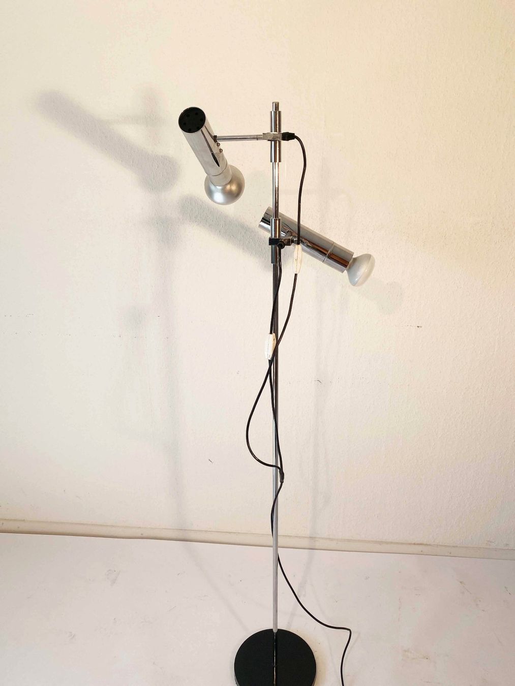 Lampade: Spot Stehlampe aus den 70igern – Usato da Beringen venduto da Kultgut 4