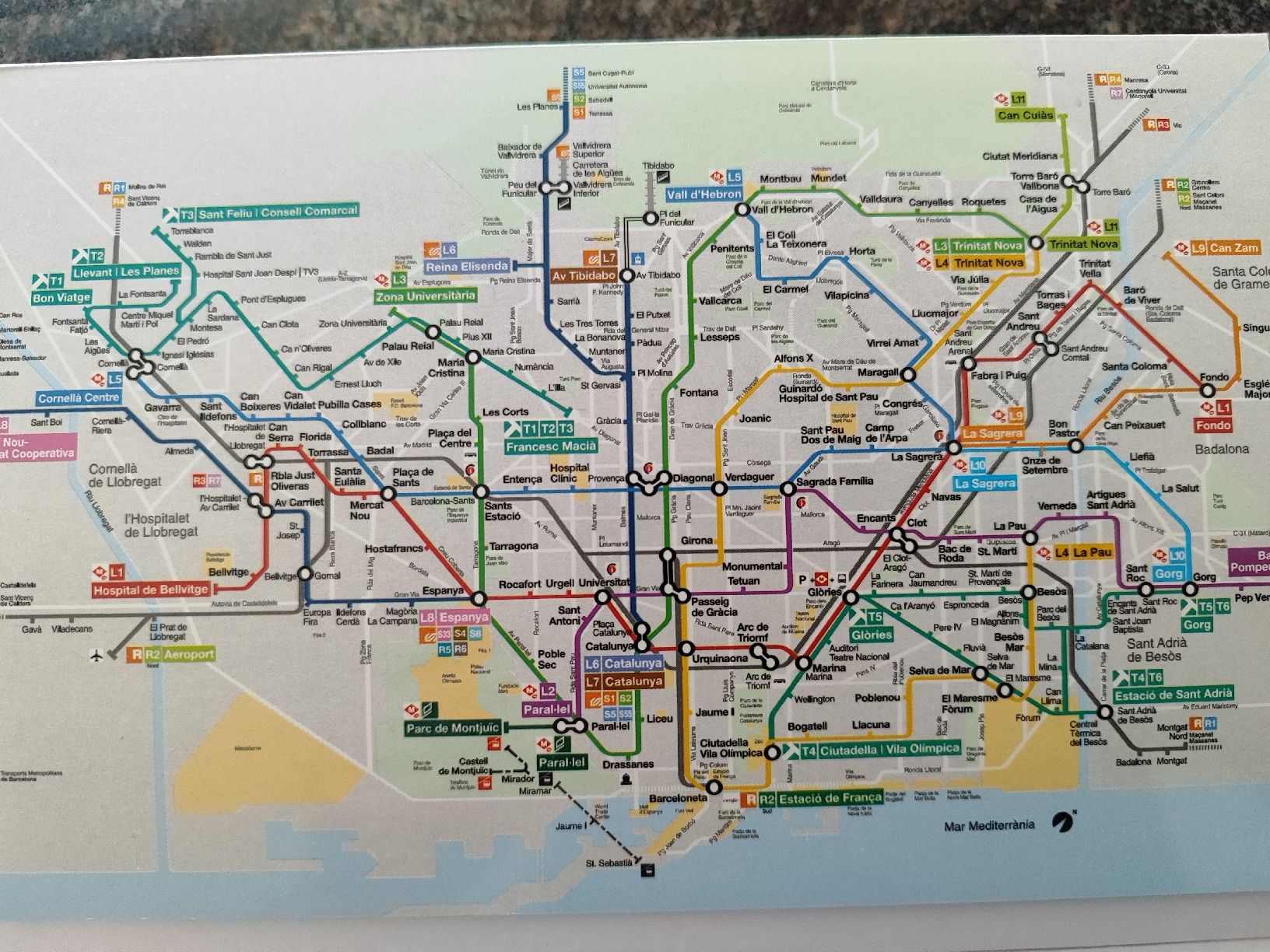 Libri: Reiseführer Barcelona – Usato da Madiswil venduto da marmotte63 3
