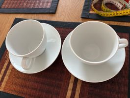2 grössere Tassen mit Untertassen, neu, 8,5 cm h, 11 cm D