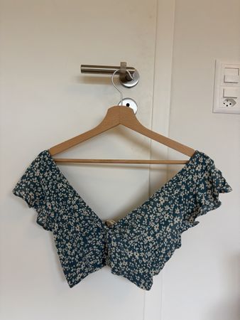 Pull&Bear Damen Crop Top blau Blumenmuster Grösse S