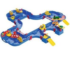 Grosses Aquaplay System mit Schleuse