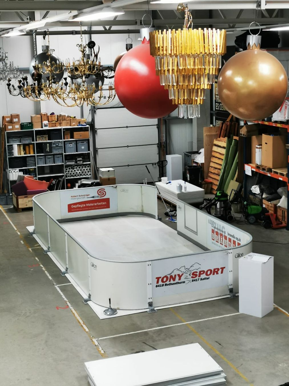 Pattini da ghiaccio: Glice Kunststoff Schlittschuhbahn 16 x 8m – Usato da Bremgarten AG venduto da outdoorlounge