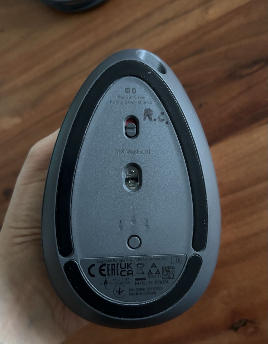 Logitech Maus: Logitech MX vertical mouse  – Gebraucht aus Zürich von ros_8hfr 1