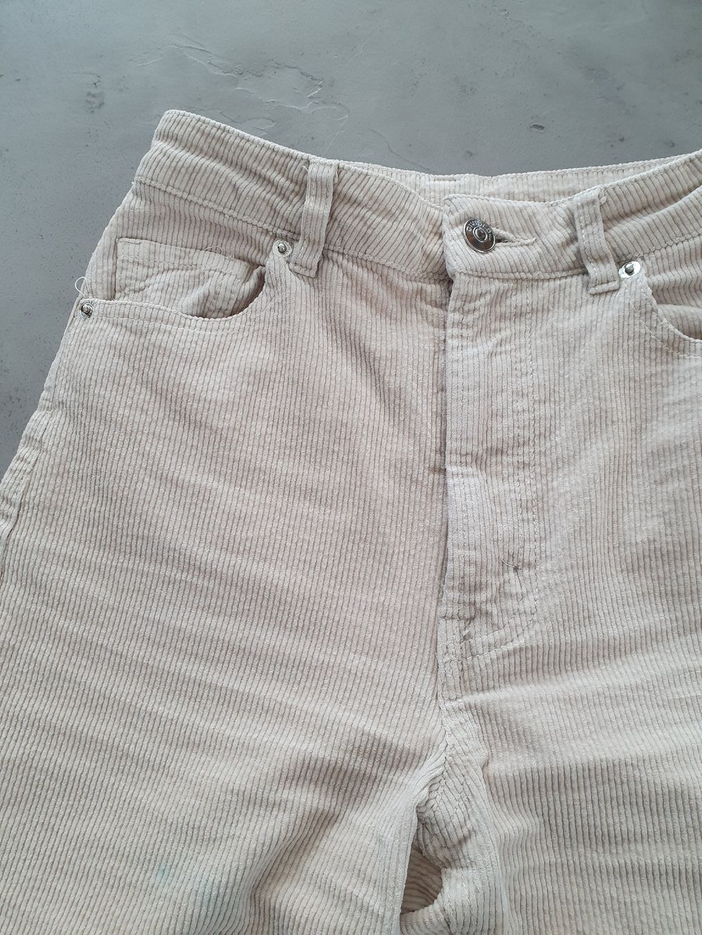 H&M Pantaloni: H&M Cordhose beige Gr. 32 – Usato da Steinach venduto da Xamax18 2
