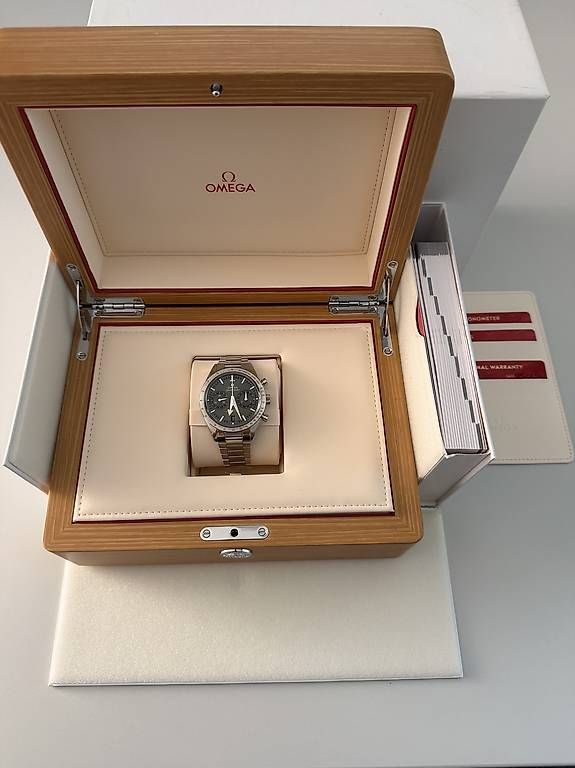 Omega Uhren: Omega Speedmaster 57 Grün – Gebraucht aus Zürich von timeio-swapwatch 2