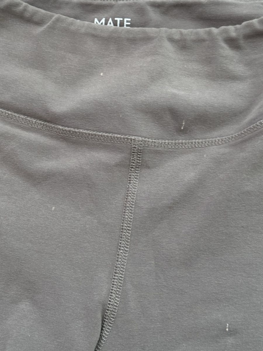 Pantaloni: Mate yoga shorts M – Usato da Bellinzona venduto da Samirablank 3