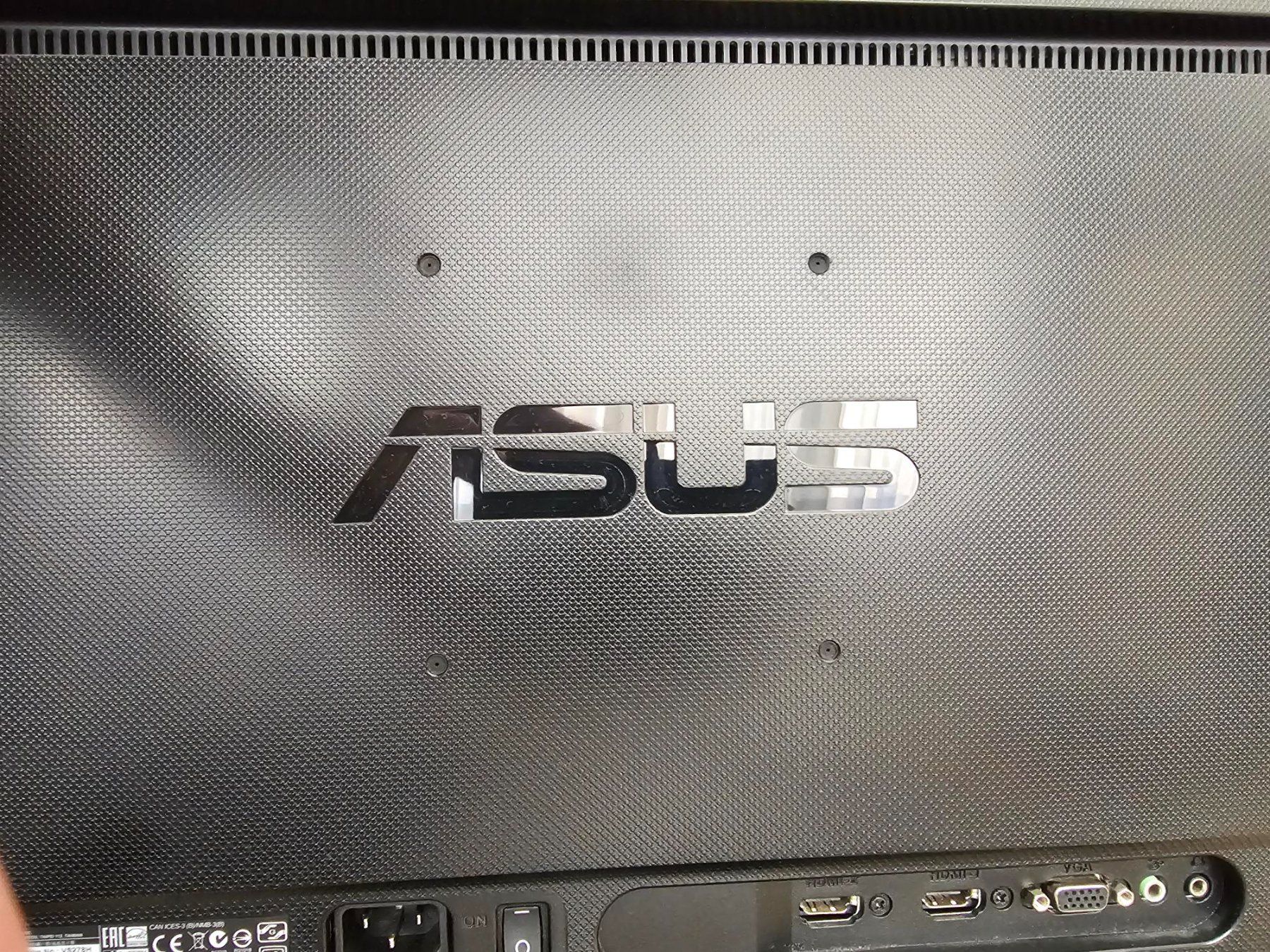 Asus Monitor: Bildschirm Grosse (64.5x39 cm) – Usato da Vaduz venduto da SMA11 1