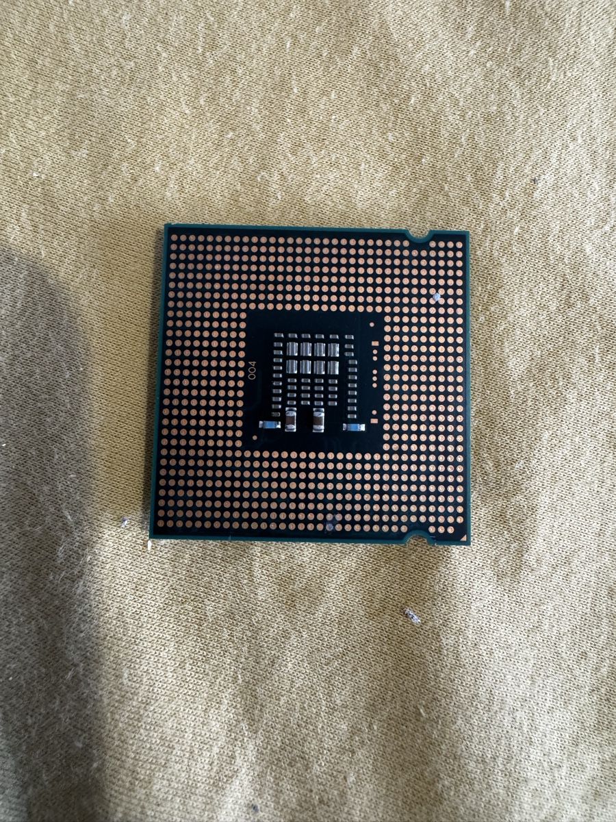 Intel Elektronikbauteile: Intel Celeron E3400 – Defekt aus Vevey von Eiden77 1