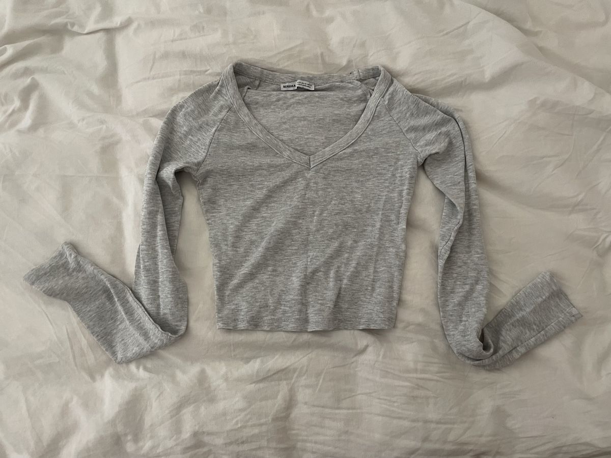 Bershka Top: Langarm Grau von Bershka – Nuovo (secondo la descrizione) da Untersiggenthal venduto da bla_55sl
