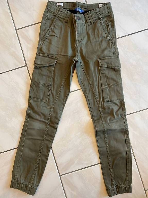 Hosen: Vend lot pantalons enfant 140 – Gebraucht aus Morrens VD von gia_sfs5 3